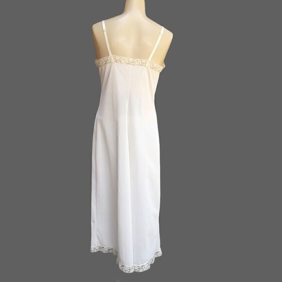 Vintage
Rogers Pleat Chiffon Lace Cutout Trim Full Slip Dress - Picture 7 of 15